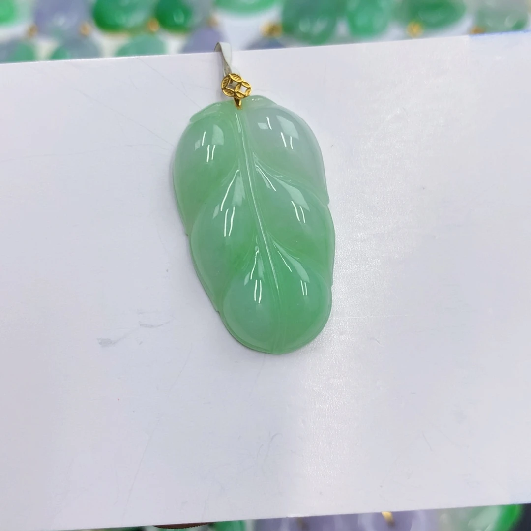 翡翠18K金镶嵌颈饰翡翠