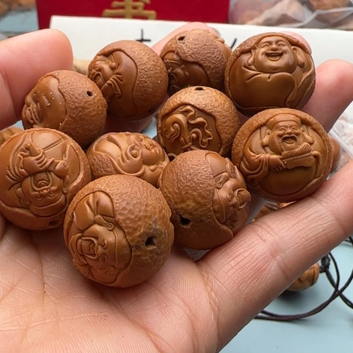 橄榄核手串海***6雕刻工艺