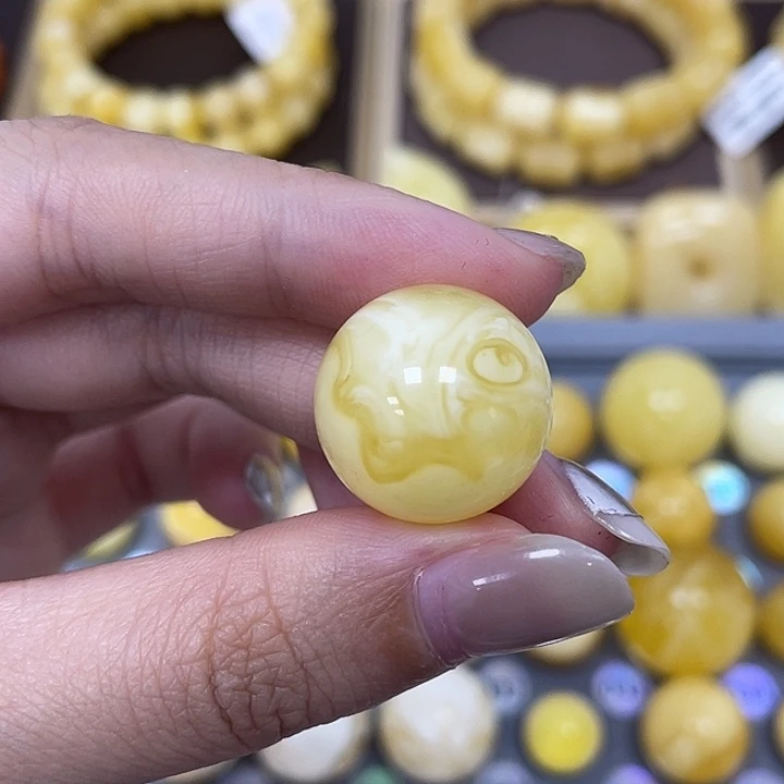 琥珀未镶嵌裸石18.1mm瑕 457