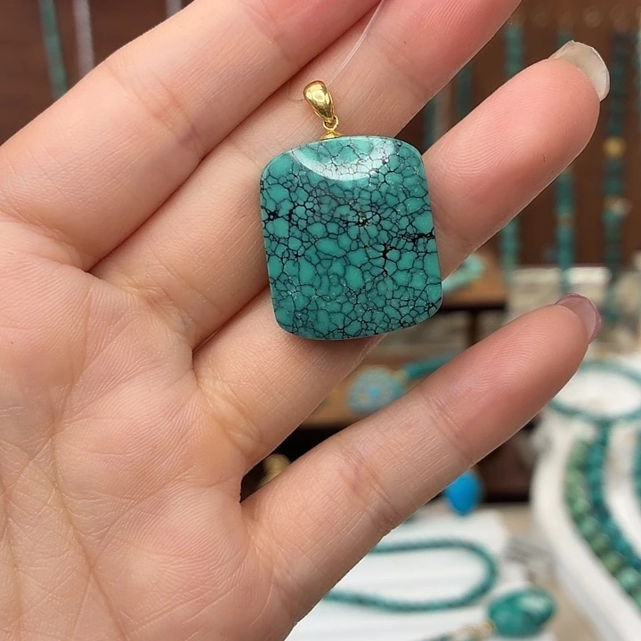 绿松石18K金镶嵌颈饰