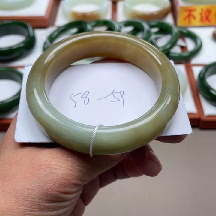 未镶嵌手镯和田玉