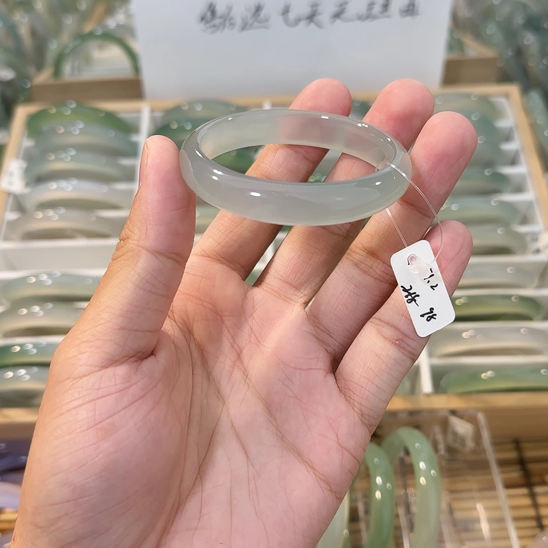 玛瑙/玉髓未镶嵌手镯圈口51.2