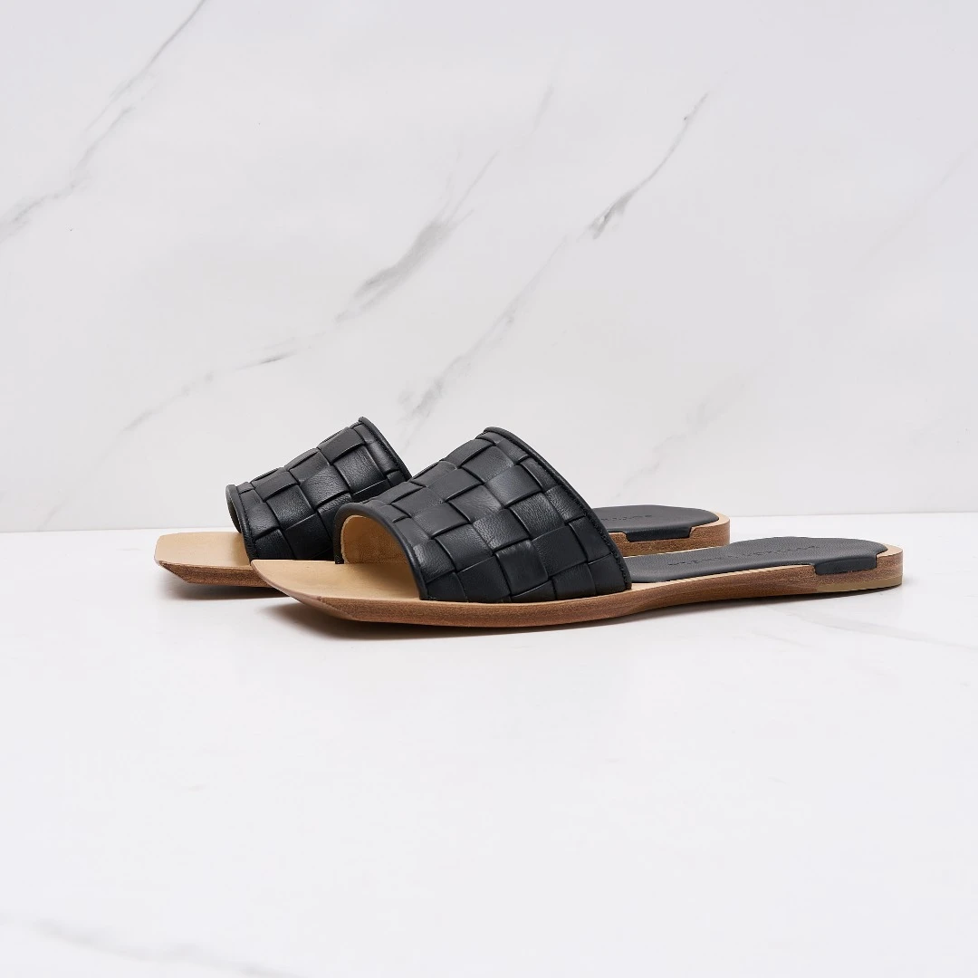 全新未使用 BOTTEGA VENETA/葆蝶家 女士平底拖鞋BVGS00290