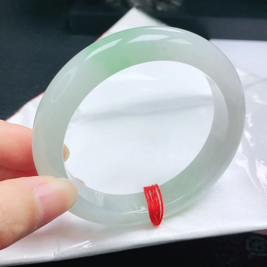 翡翠手镯未镶嵌正