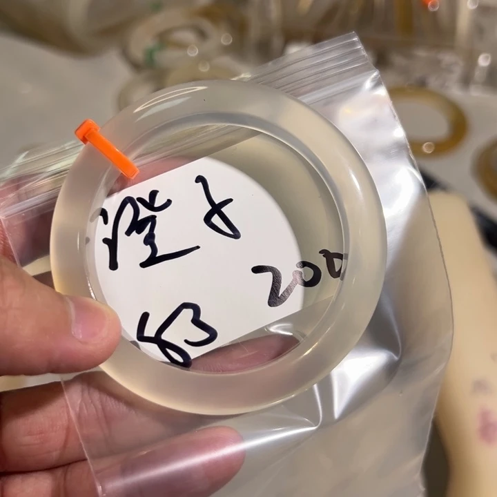 澄***子玛瑙/玉髓未镶嵌手镯2单发一根
