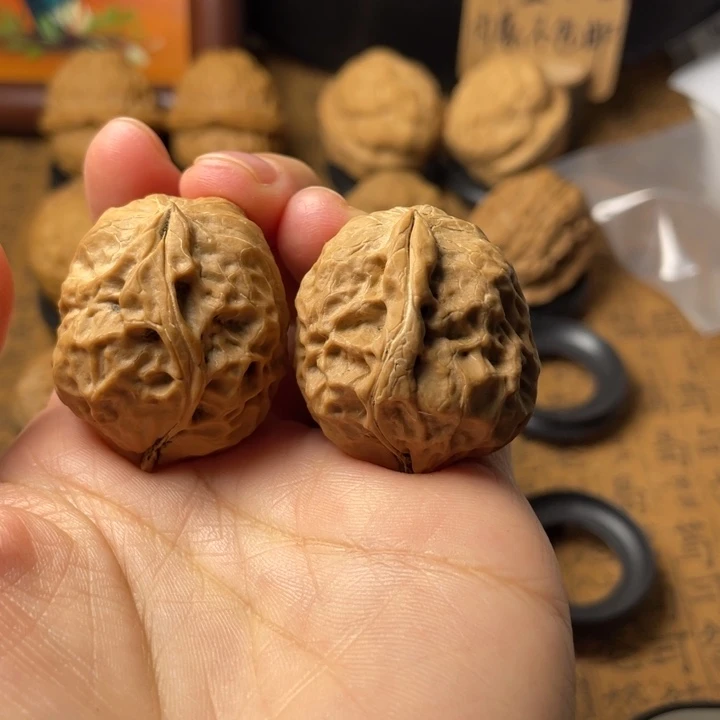 秋***兴云南野生铁核桃编号27