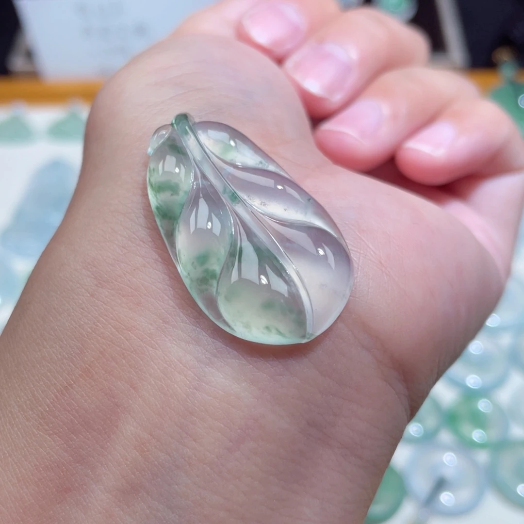 颈饰未镶嵌翡翠叶子