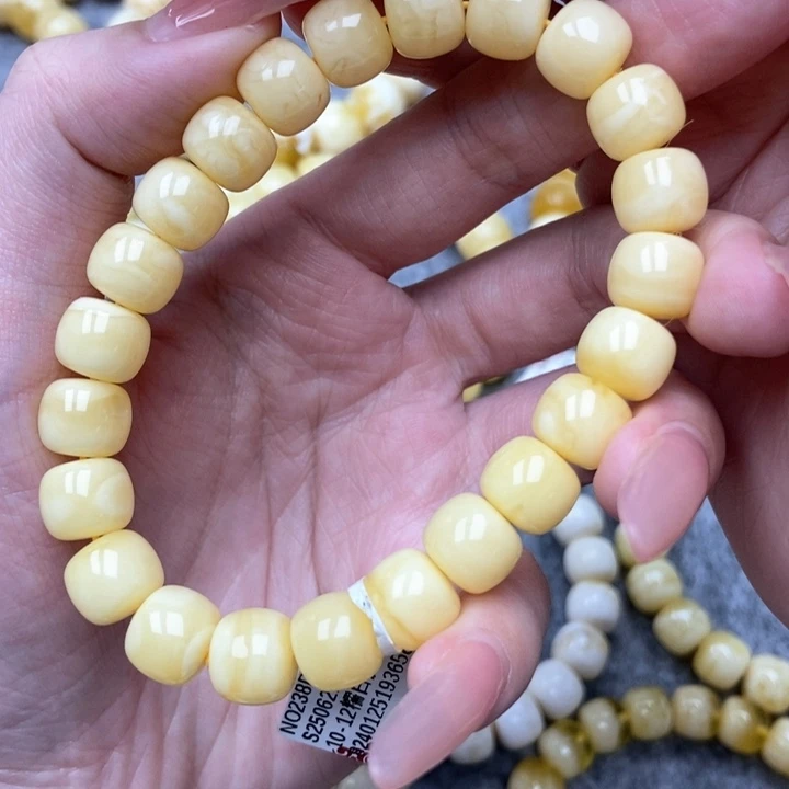 琥珀未镶嵌珠宝奇石10