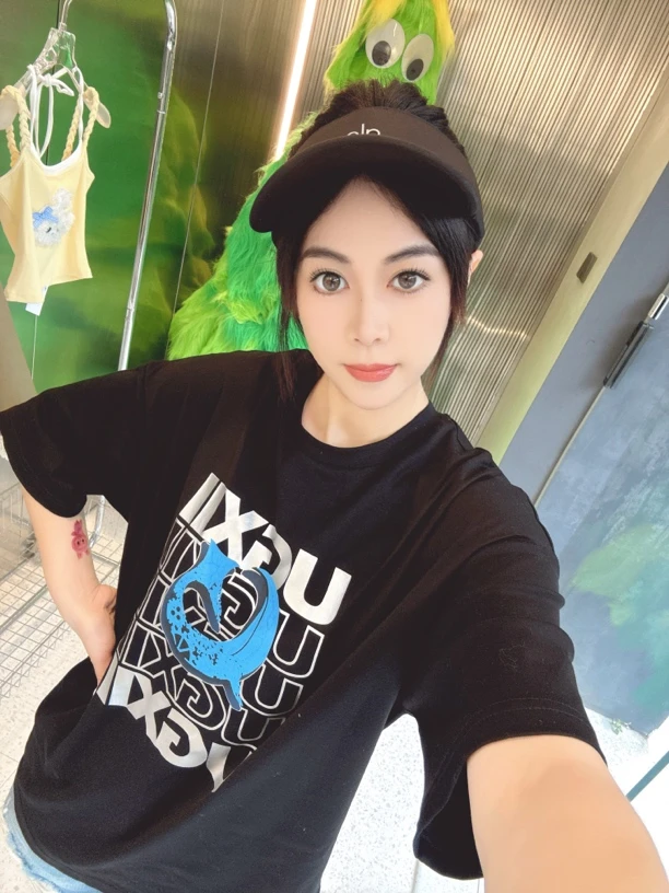 UG短袖圆领重工T恤潮流设计师运动宽松型