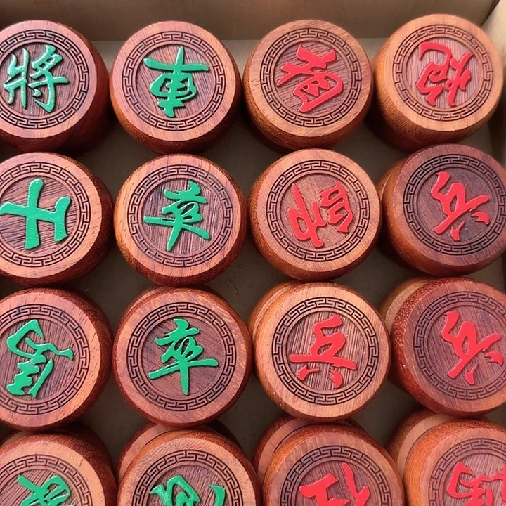 木5.8红花梨 阳雕红绿，纸盒装