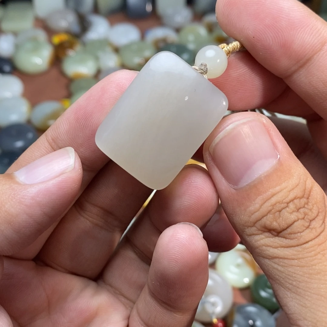 和田玉未镶嵌吊坠(不含链)