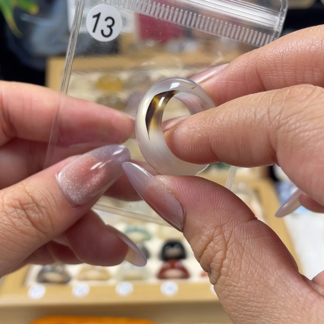 玛瑙/玉髓未镶嵌戒指13号港码18直径18.2（非质量问题.不退不换）