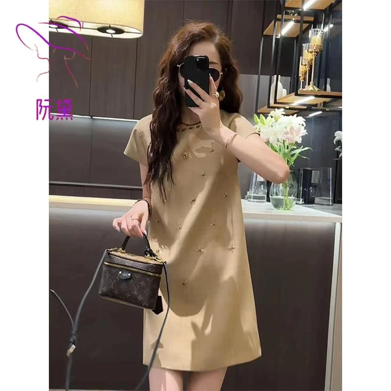 阮黛轻奢法式高级感重工钉珠连衣裙新款女夏季短款小香风时尚裙子