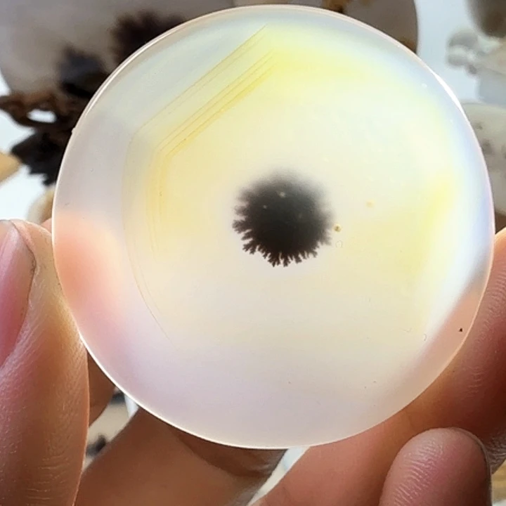 玛瑙/玉髓未镶嵌珠宝半成品