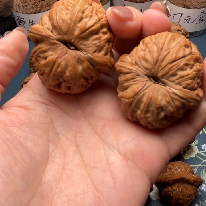 文玩核桃把件不****来45平谷元宝全品