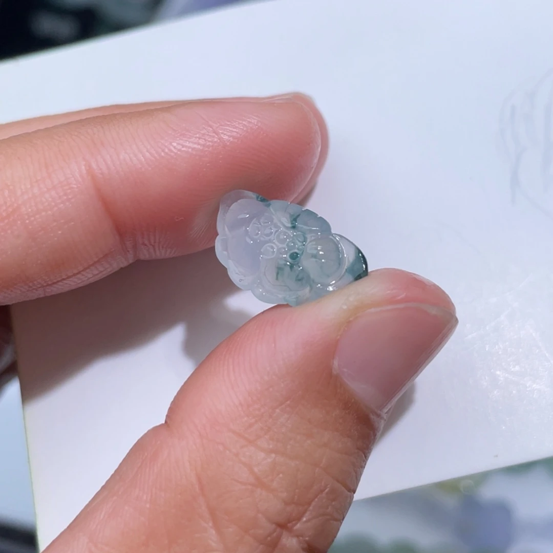 定制翡翠未镶嵌花花