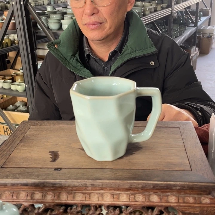 摆件天青釉水立方杯