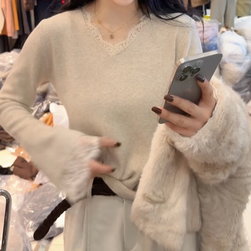设计感法式拼接蕾丝V领长袖打底T恤女秋冬2025新款修身显瘦上衣