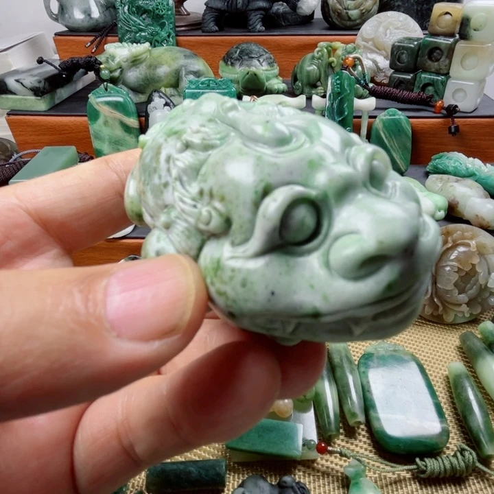 独山玉未镶嵌珠宝半成品