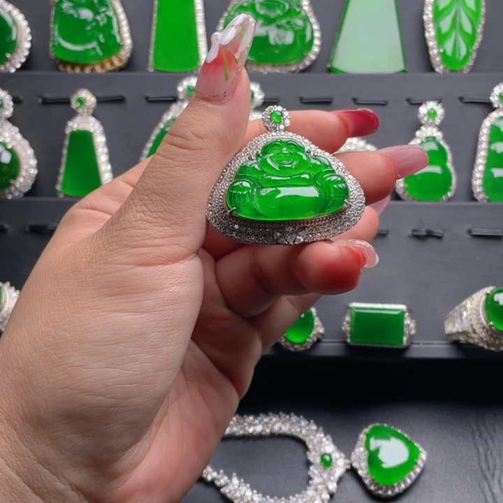 翡翠颈饰未镶嵌翡翠吊坠