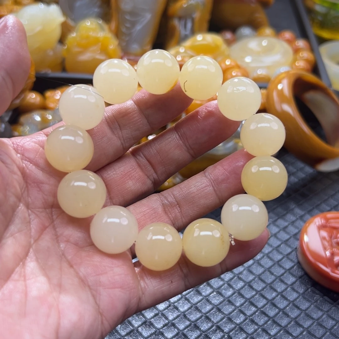 颈饰未镶嵌石英质玉