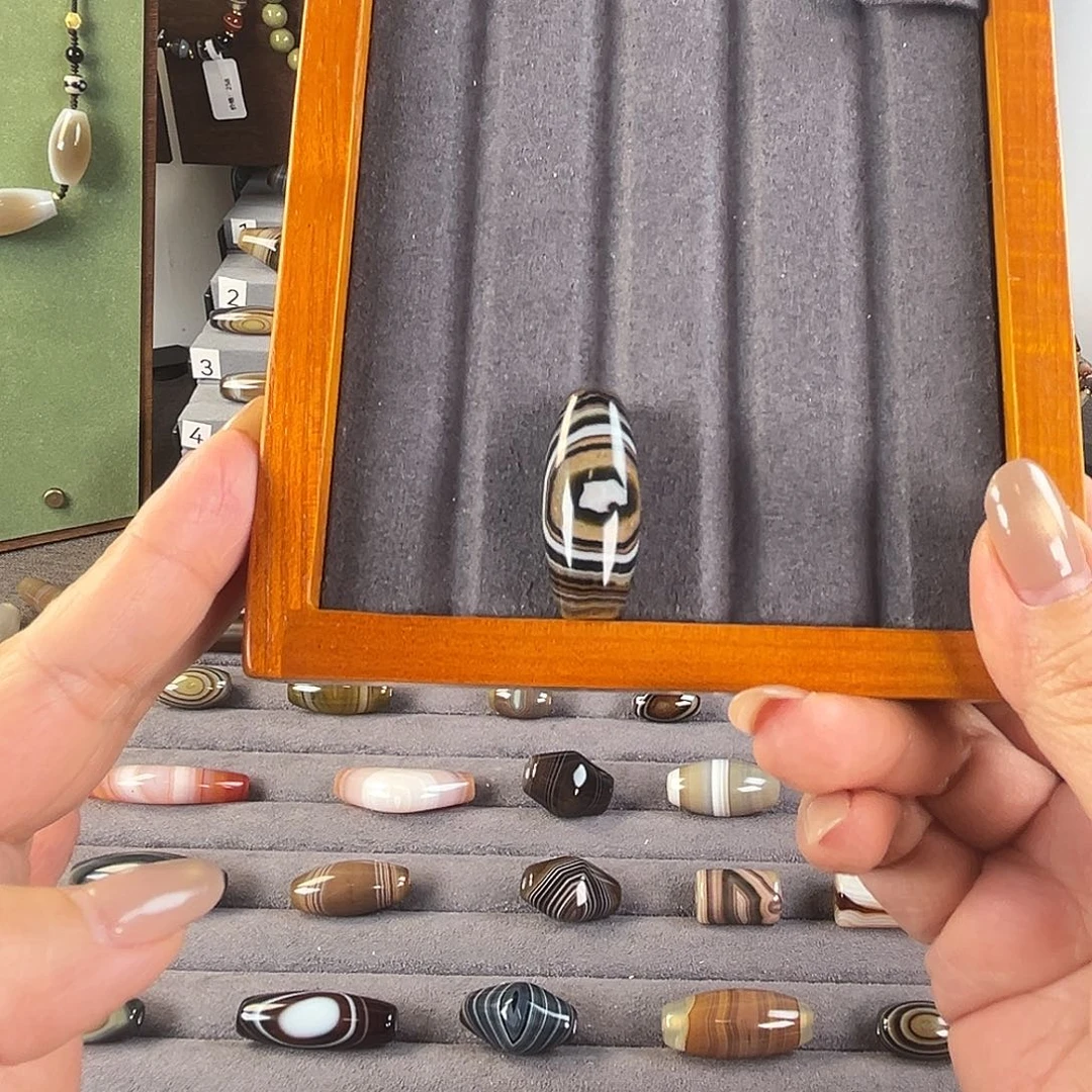 鹌***蛋玛瑙/玉髓合金颈饰