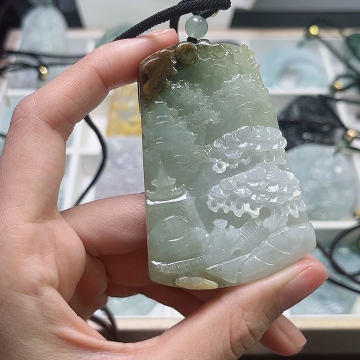 翡翠颈饰未镶嵌翡翠