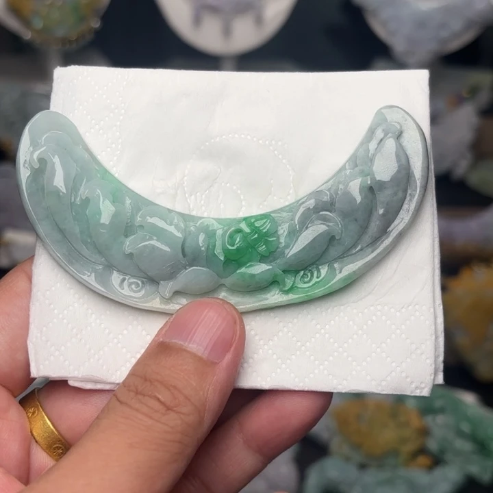 翡翠未镶嵌颈饰吊坠