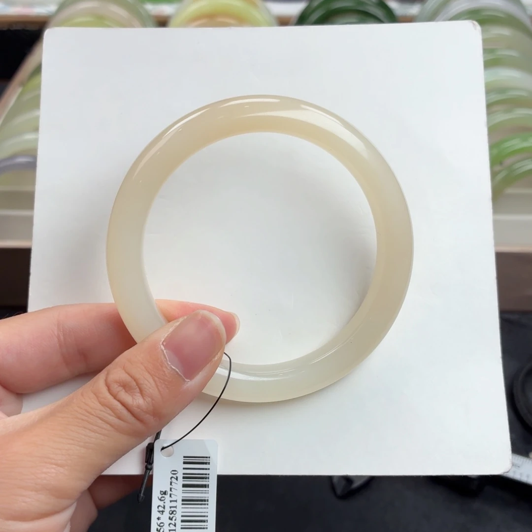 和田玉未镶嵌手镯-色阶！正藕粉14号