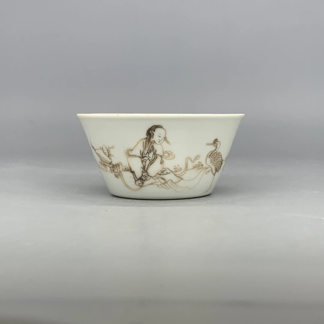 52512012*清乾隆人物故事纹马蹄杯/瓷器五/江苏省文物总店/J