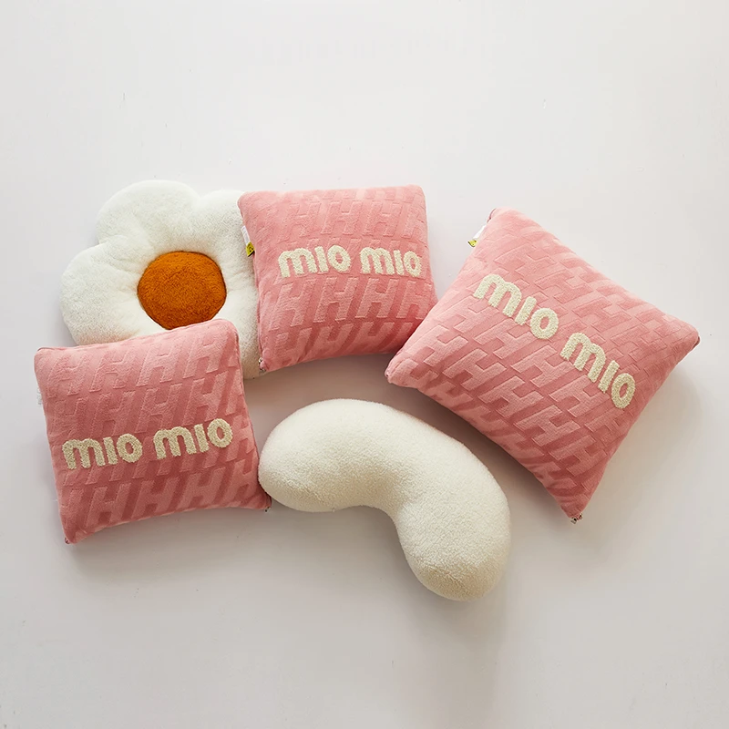 福 【米奥-简约牛奶绒】加绒加厚多功能抱枕被二合一车载两用单人被