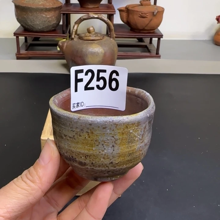备前烧作品备前烧作品口沿掉皮底部窑裂