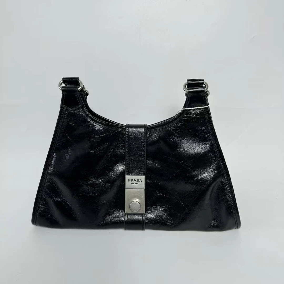 99新 Prada/普拉达 单肩包/包包/062220