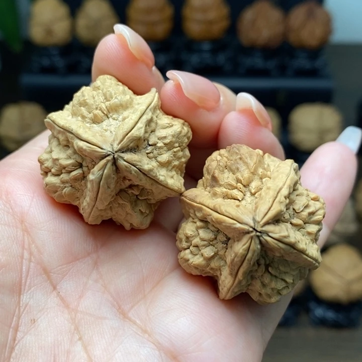 文玩核桃吊坠金蟾塔四棱