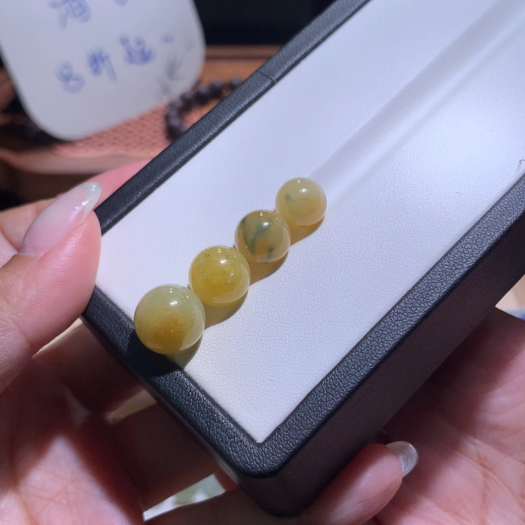 翡翠散珠特价黄翡有包容9-12发其一