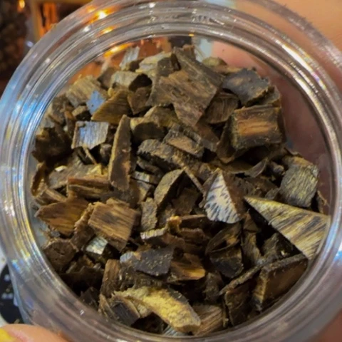 沉香摆件王*~棋楠张勺子碎料50克