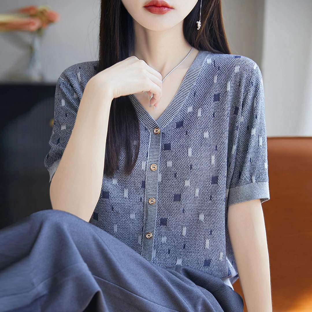 大码女装夏装胖mm冰丝针织衫女士短袖t恤宽松遮肚子巨显瘦v领上衣