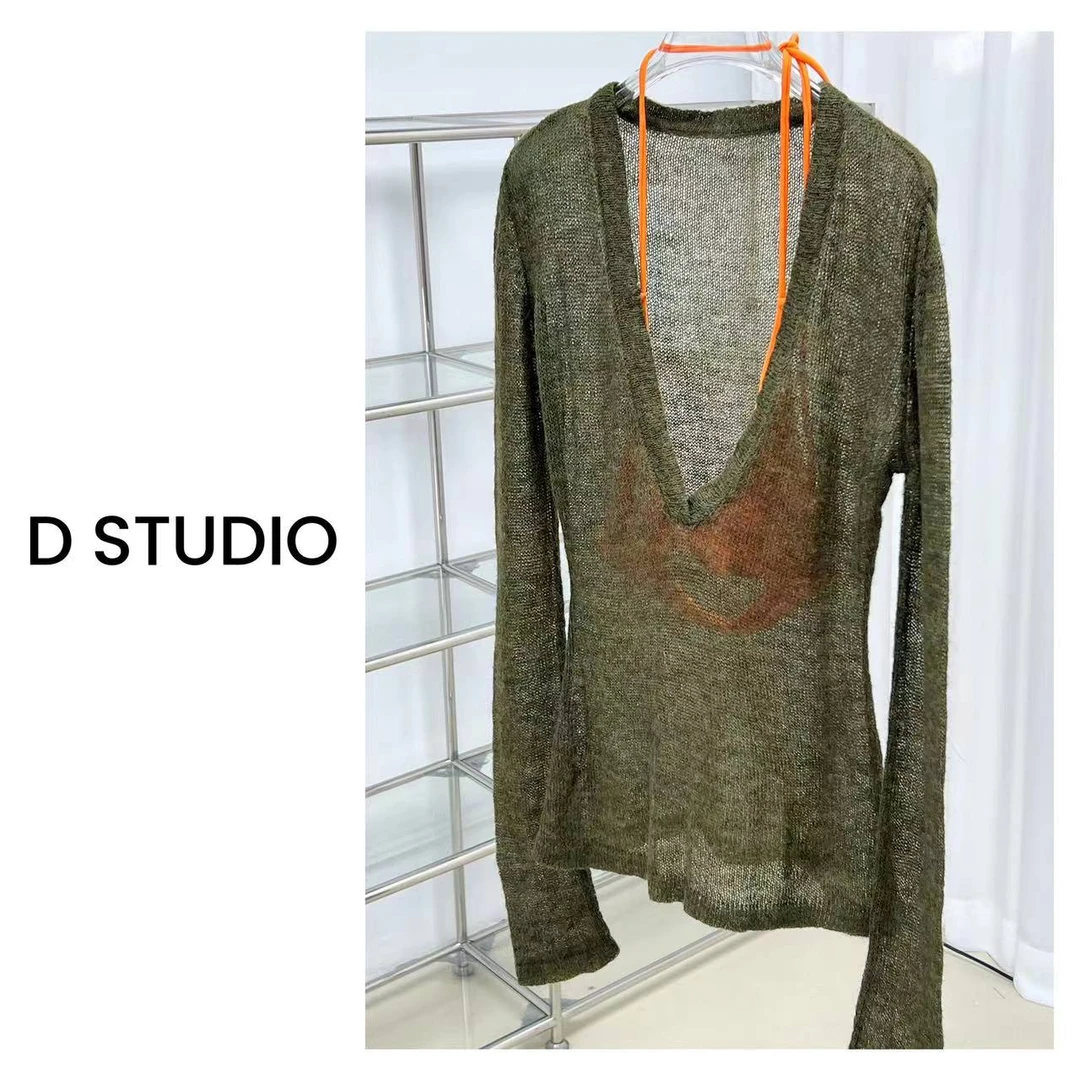 D STUDIO 橄榄绿V领长袖上衣 D2156
