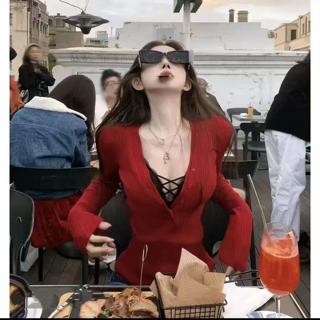 胖花推荐 纯欲性感V领秋冬设计感修身内搭打底衫长袖上衣8869