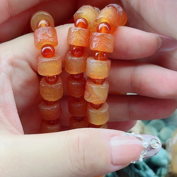 奕***辰未镶嵌玛瑙手饰吊坠