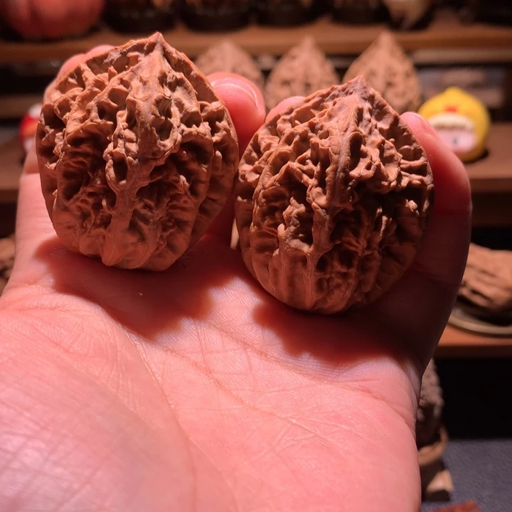 文玩核桃吊坠楸玥核69