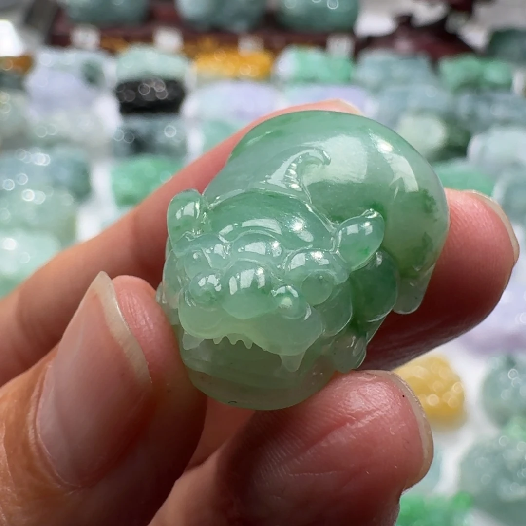 翡翠未镶嵌挂件貔貅