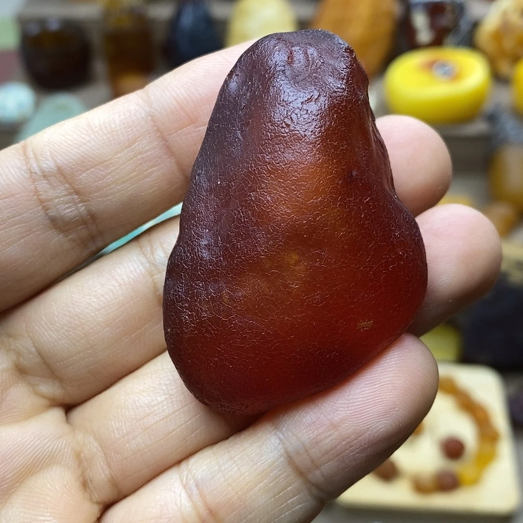 琥珀未镶嵌颈饰血珀色琥珀全皮挂坠