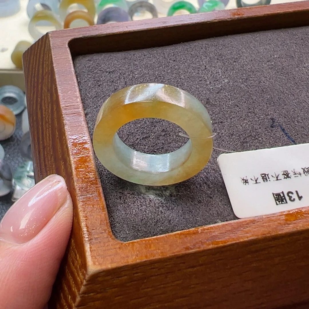 定制翡翠未镶嵌翡翠
