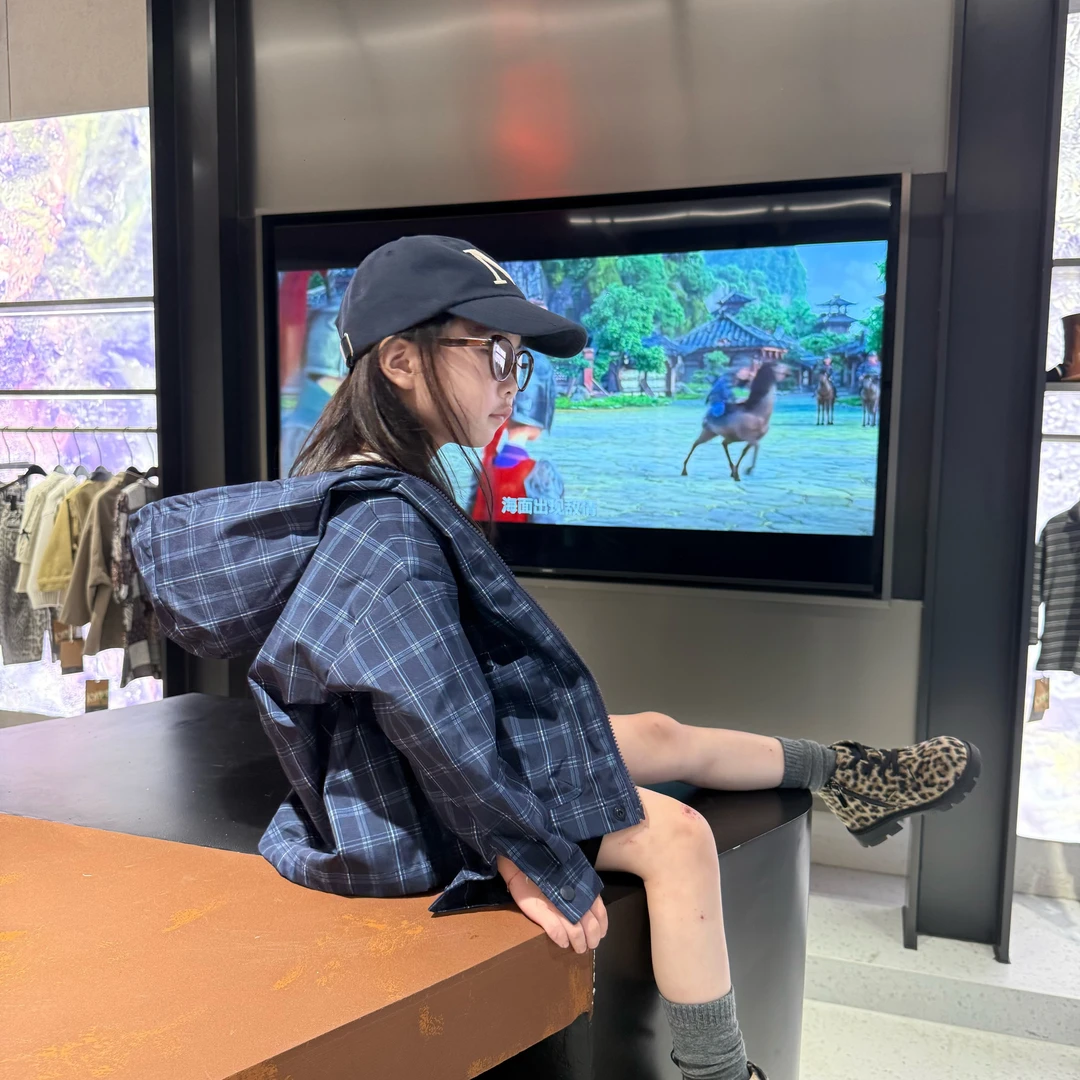 壹妈韩版童装女童秋装套装洋气儿童休闲宽松连帽格子外套黑色短裤