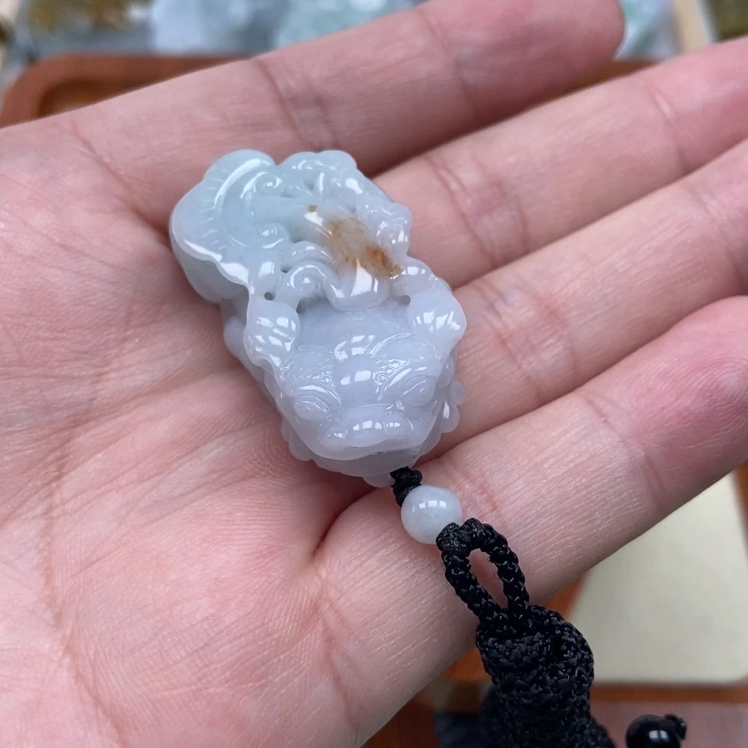 翡翠未镶嵌颈饰如意貔貅