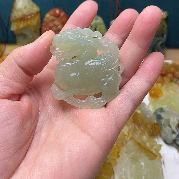 蛇纹石玉合金颈饰