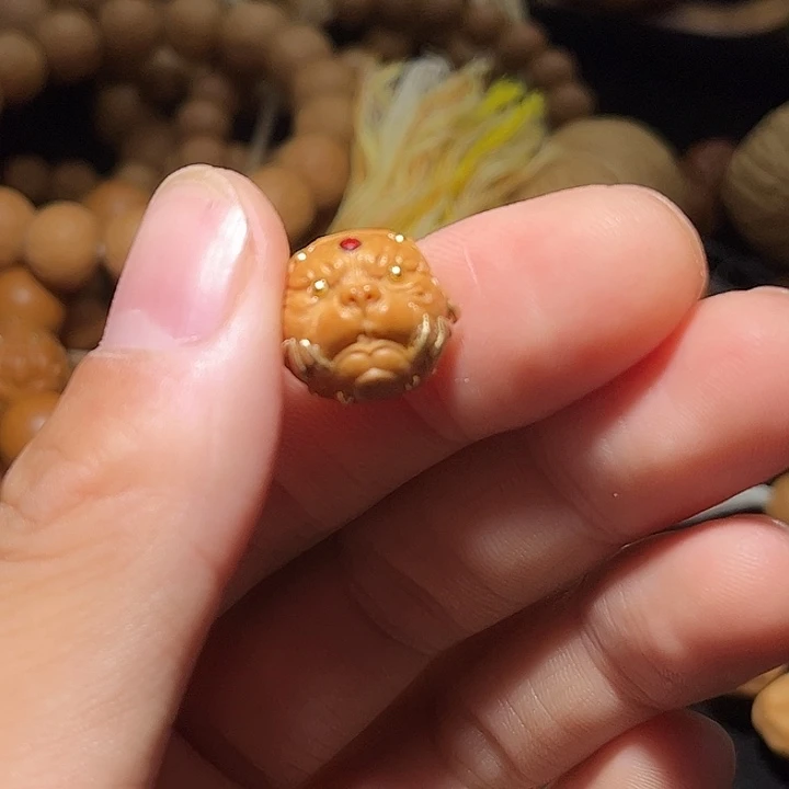 ****球猴头核桃吊坠犬王