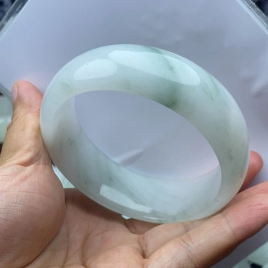 幸***花石英质玉（金丝玉）手镯未镶嵌