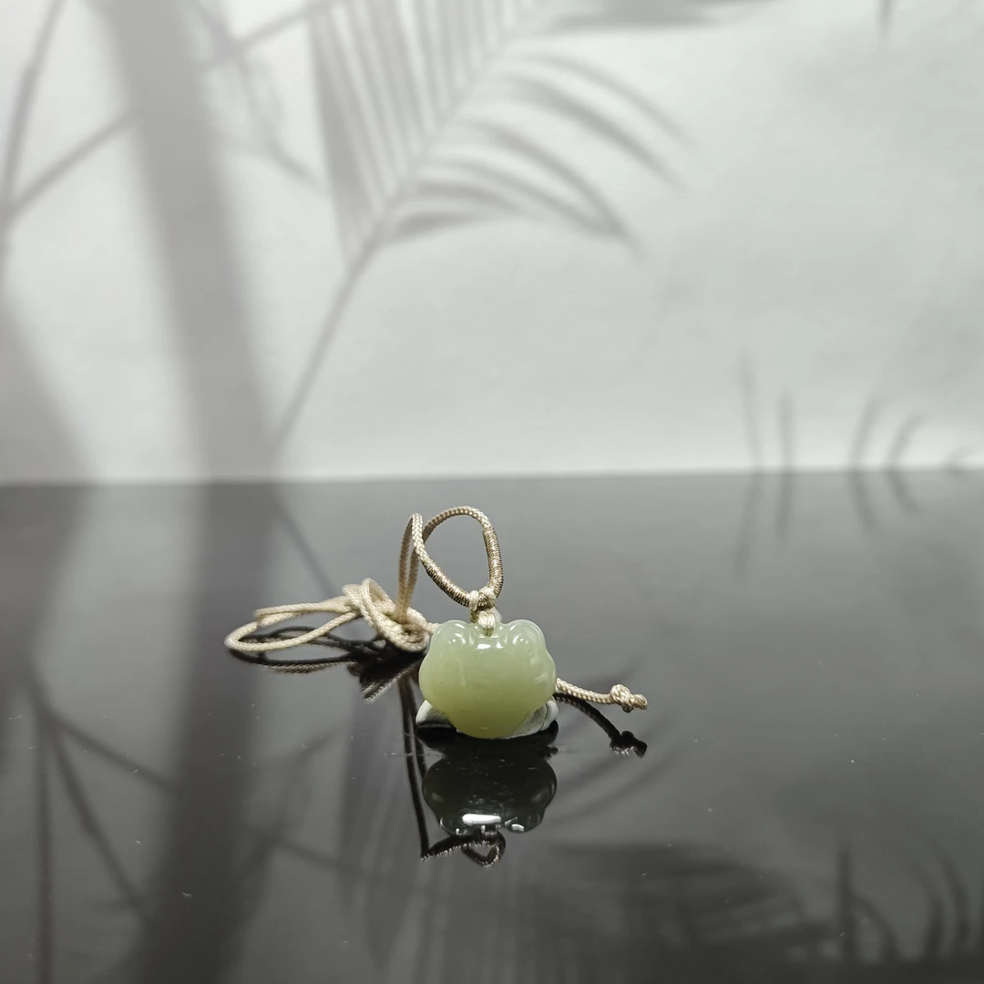 X和田玉平安锁吊坠3712